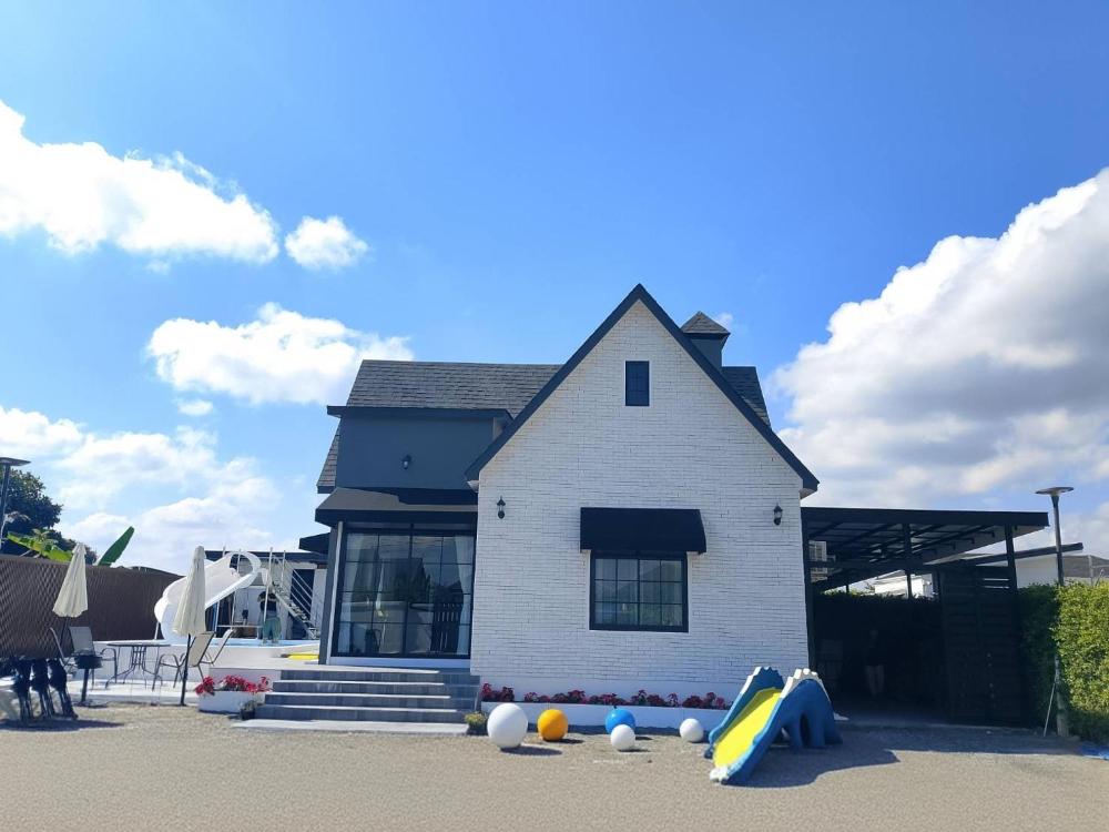 373 so cute poolvilla