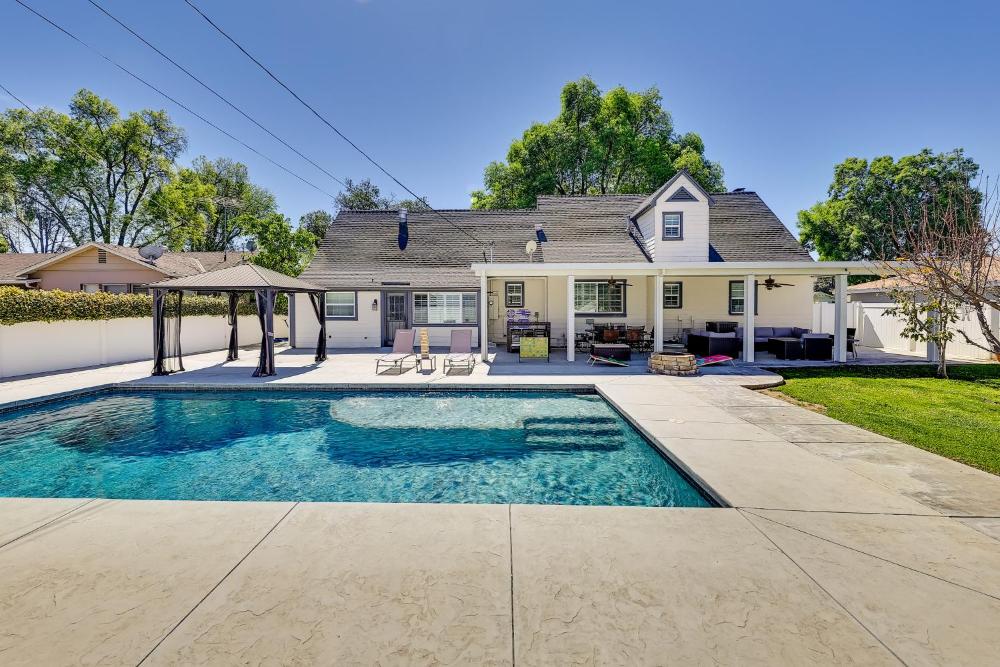 4 Mi to Dtwn Riverside Gem with Pool and Game Room