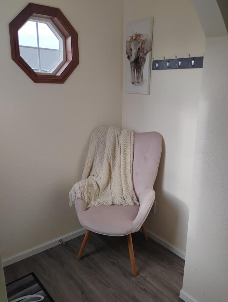 5 blocks from the hospital!