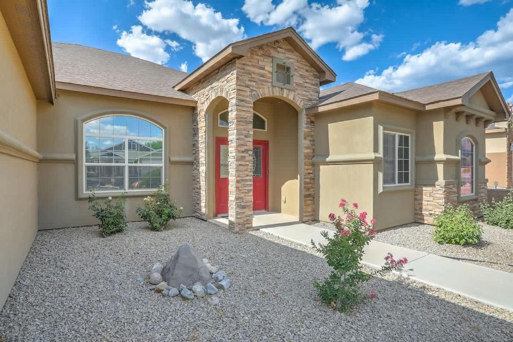 817 Shiprock Spacious 5BD 3BATH near Golf Course