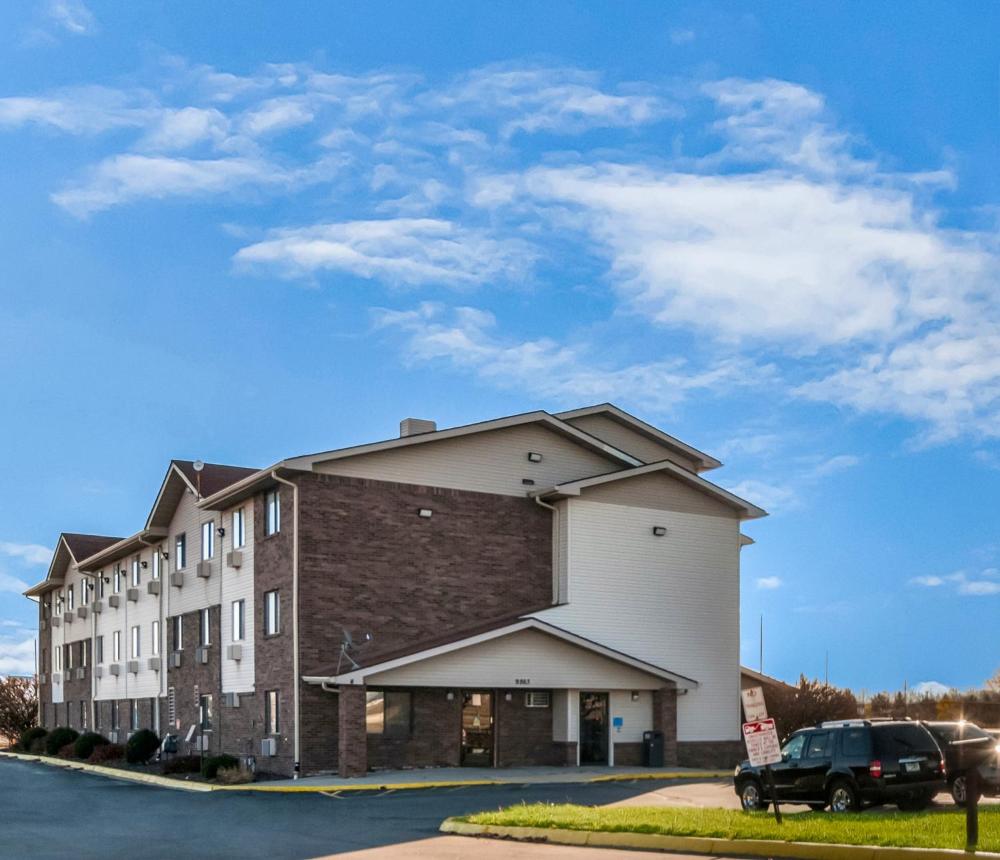 American Inn & Suites Metro Airport