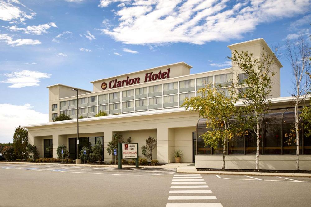 Clarion Hotel Portland Airport ME