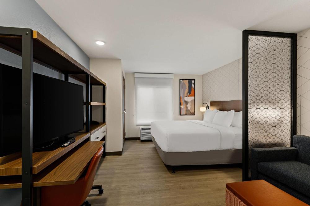 Everhome Suites Portsmouth - Newington