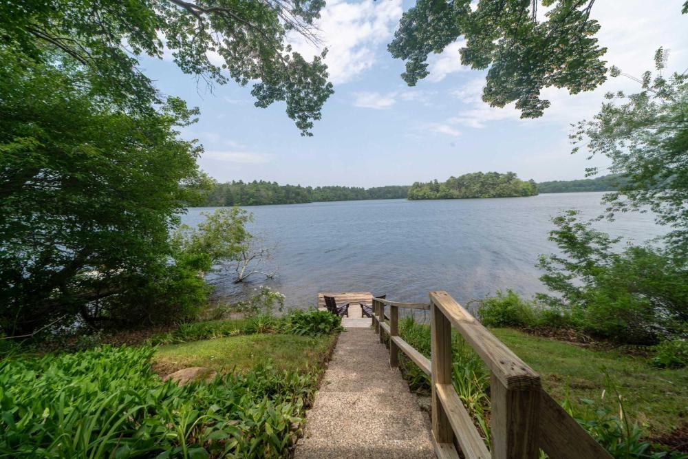 Family Lakefront Adventure House 3BR wFirepit & Scenic