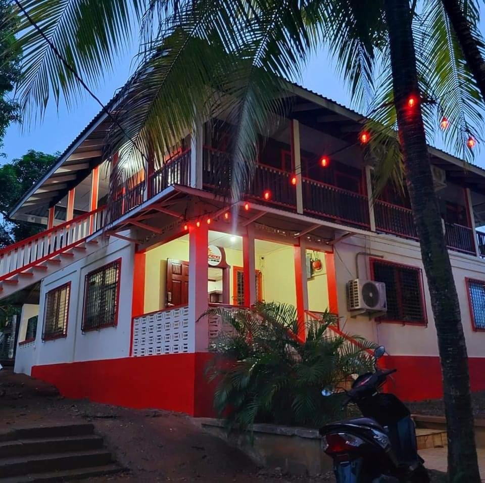 Fenix Hotel & Hostel