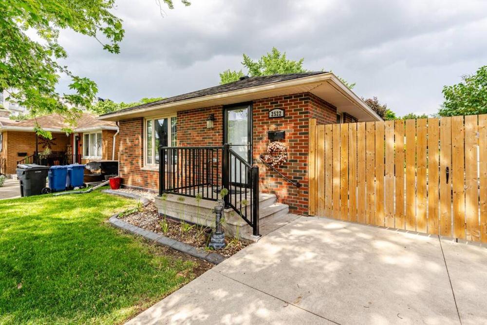 Full house - 5 bed, 2 bath