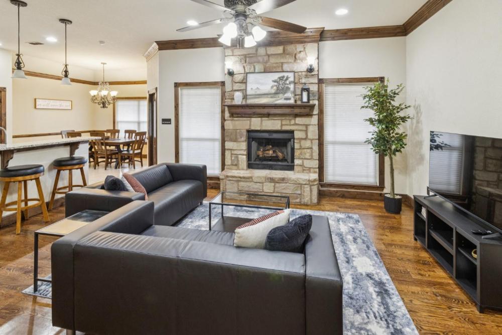Gorgeous 4BR Dakota Springs Home home