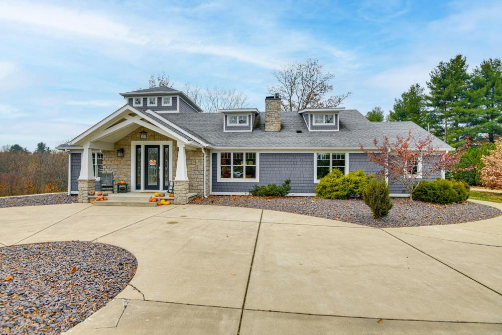 Great for Groups Home 3 Mi to Dtwn Springfield!