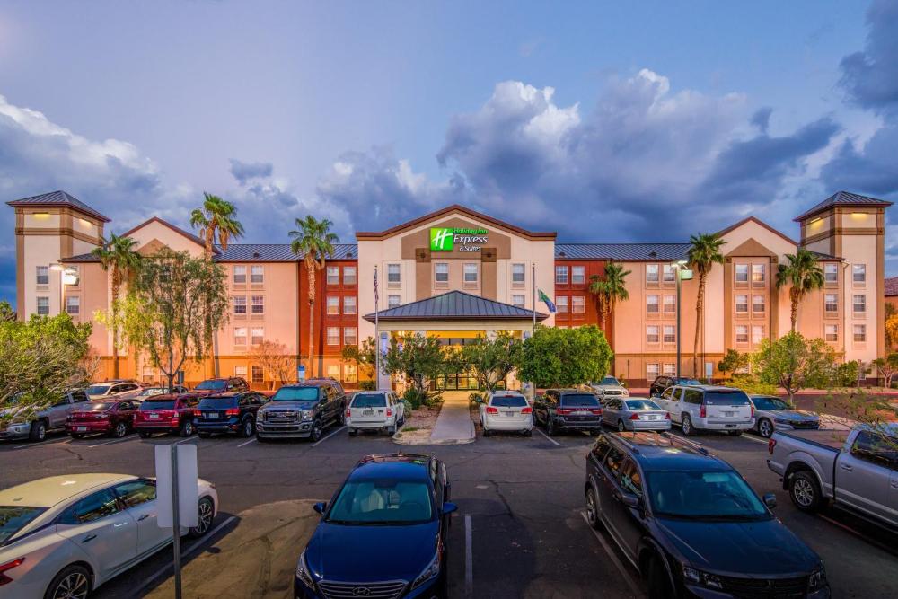 Holiday Inn Express Phoenix-Airport/University Drive by IHG