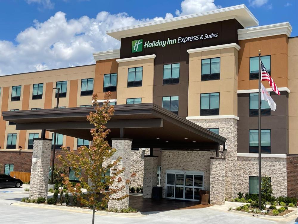 Holiday Inn Express & Suites - Ft. Smith - Airport by IHG