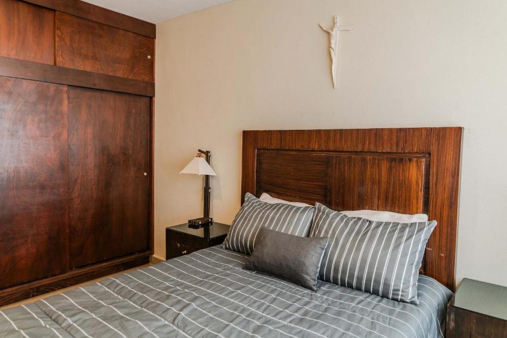 Home in Gated Community near Valquirico & Airport