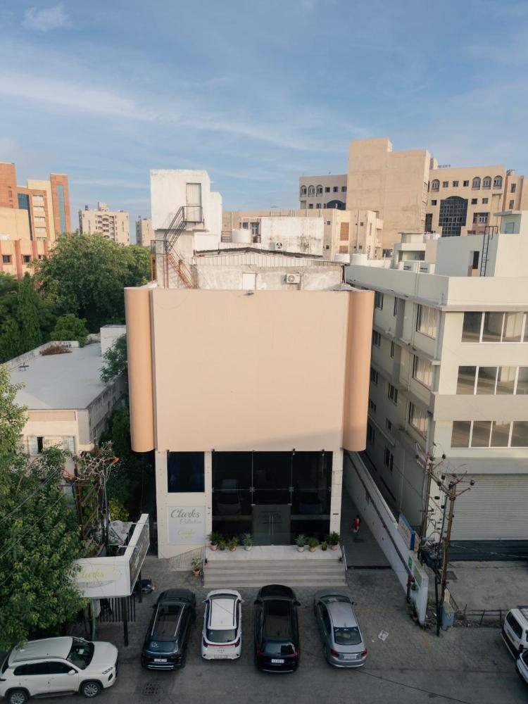 Hotel Clarks Collection Bhavnagar