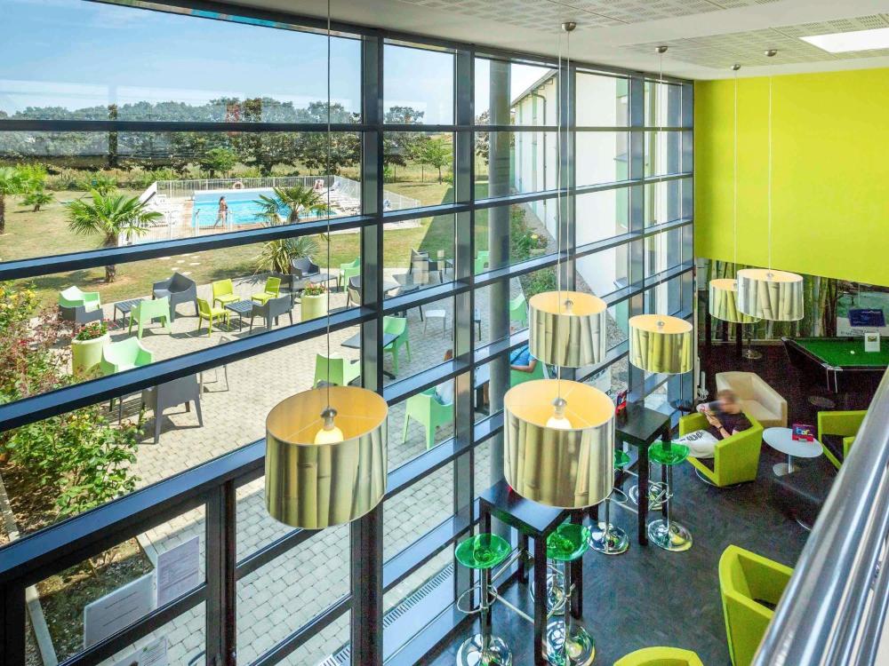 Hôtel Ibis Styles Bourges - Piscine extérieure chauffée - Restaurants à proximité