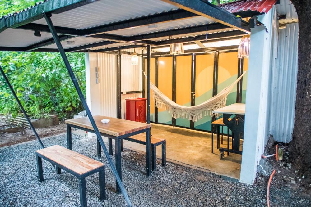 Kelana Nest Camper and Shed - Monkeys, Bats, AC, PetFriendly, BBQ