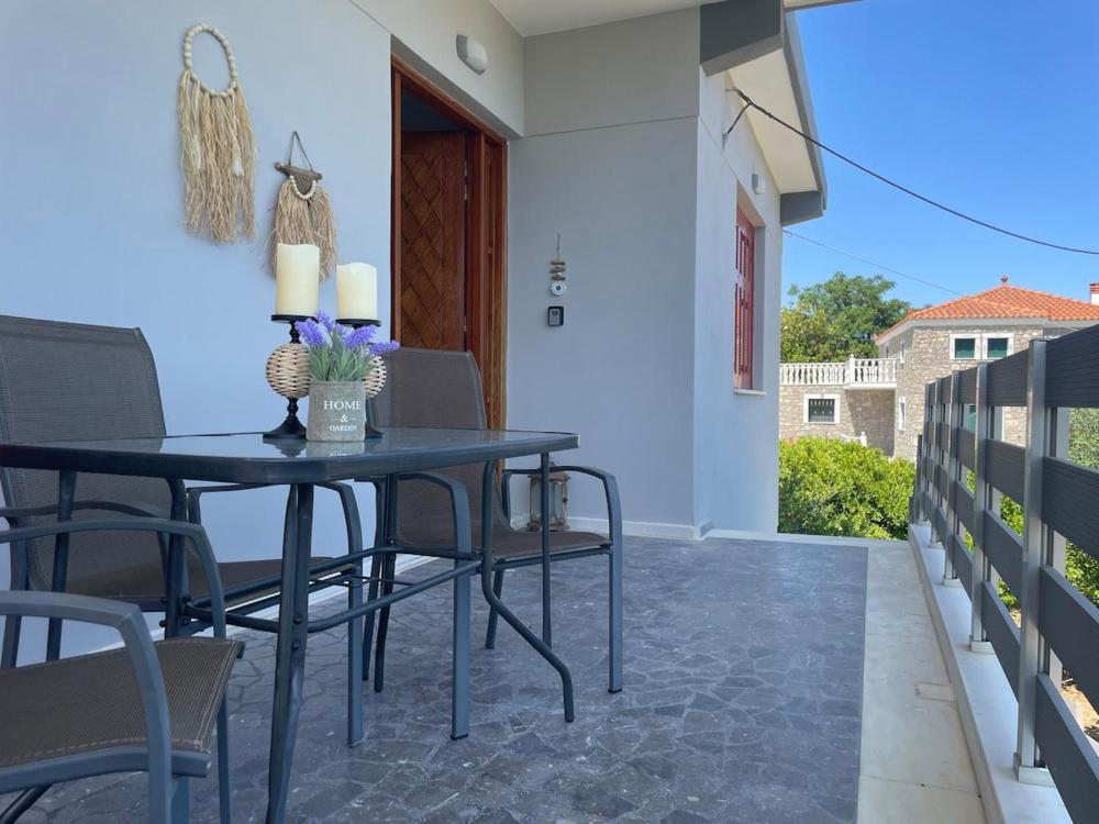 Kouneli's House with Garden