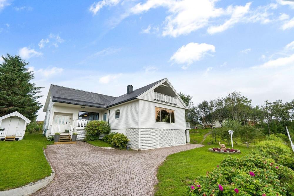 Lofoten Apartment 01