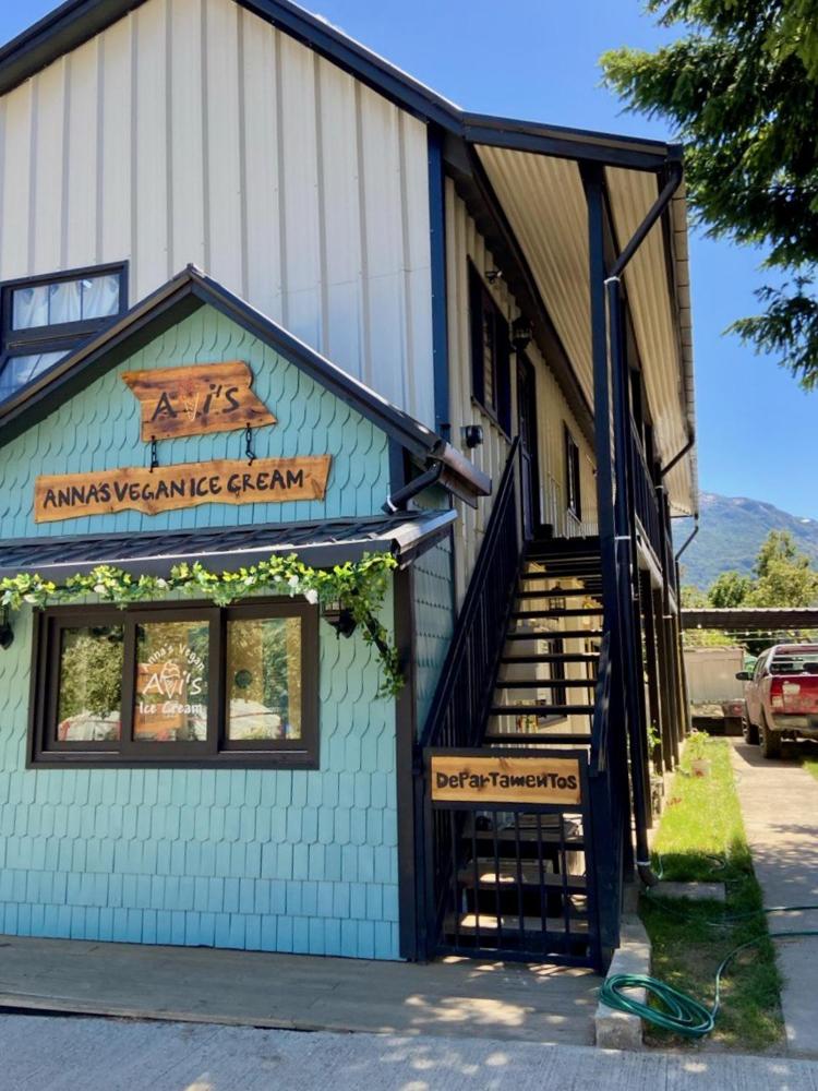 Los Departmentos La Casa Blanca