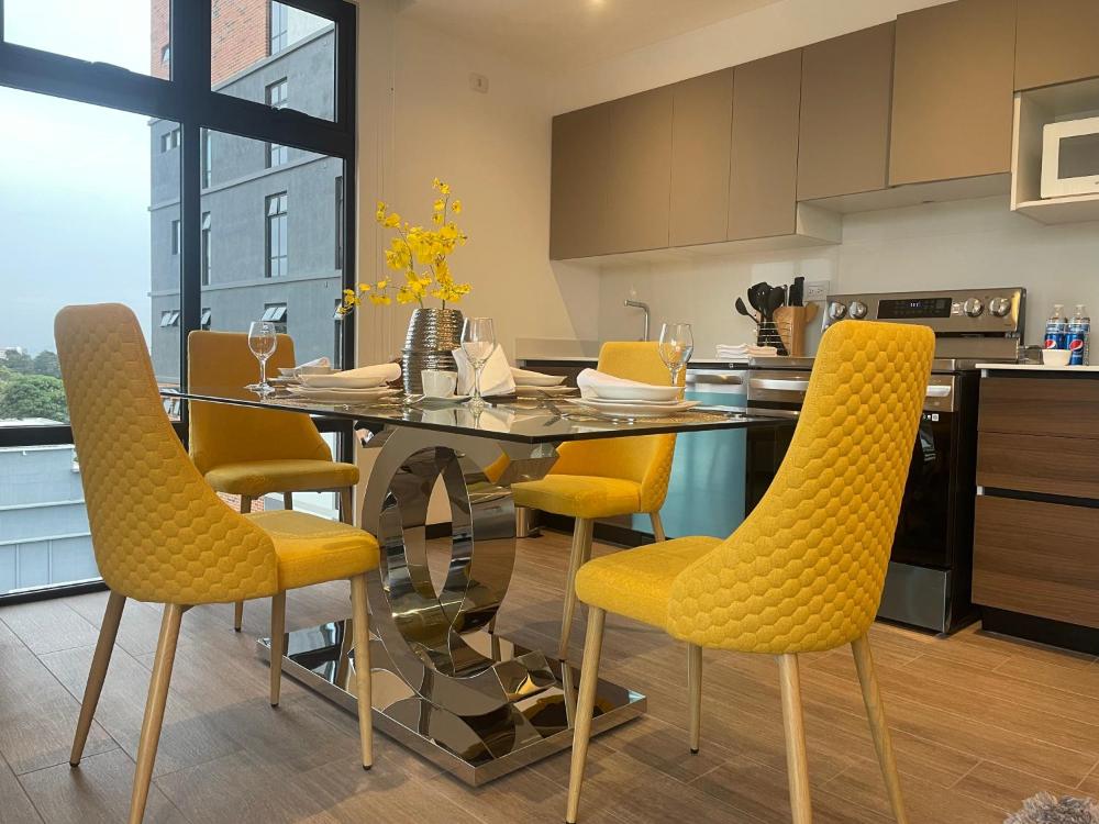 Lujoso Apto 2 habitaciones cerca Oakland Place Zona 10 GT