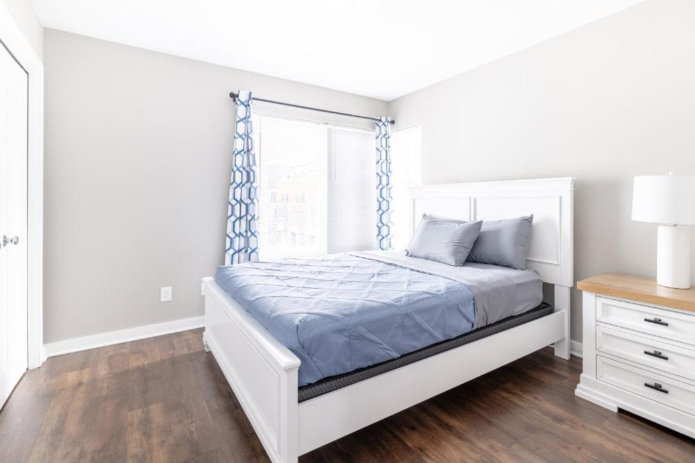 Luxury Downtown Townhome Private Garage Unit 6