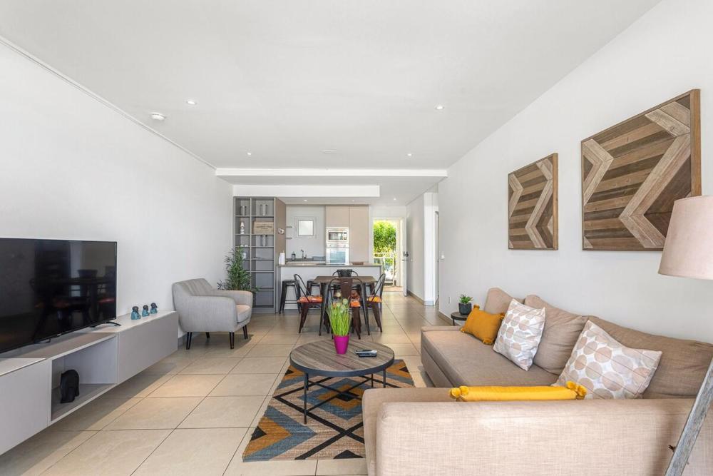 Maho Beach House - Elegant 1 Bedroom, Beach Level