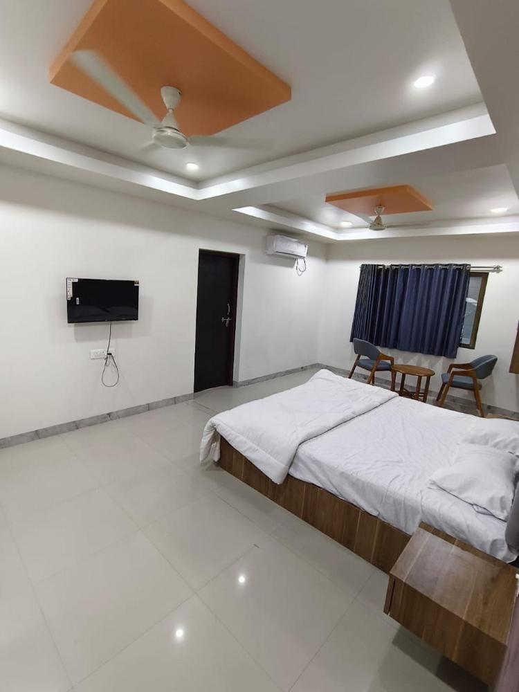 Mauli executive restaurant