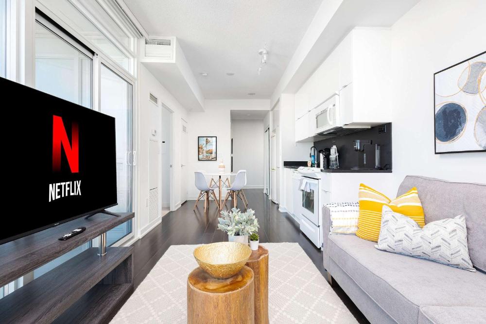 Modern Cityplace Escape with Balcony Views