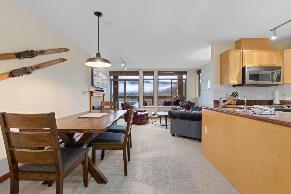 Nicklaus North - Clubhouse by Whistler Premier