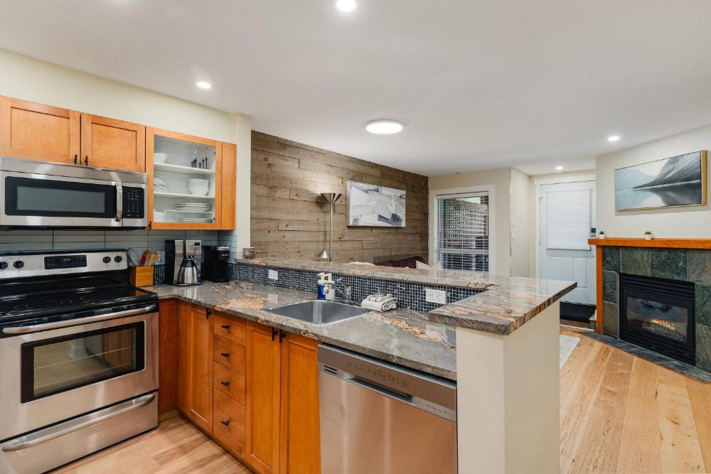 Private Hot Tub | Free Parking | Pool | Sauna