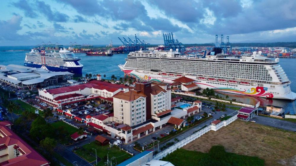 Radisson Colon 2,000 Hotel & Casino