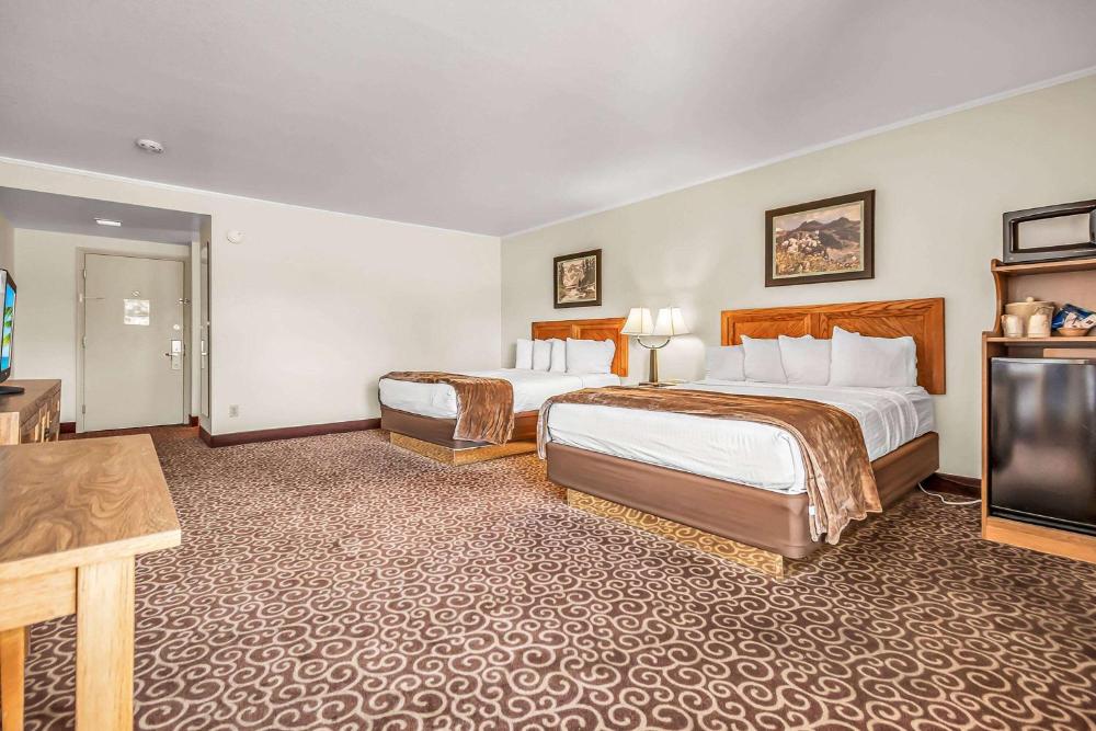 Red Arrow Inn & Suites, a Travelodge by Wyndham