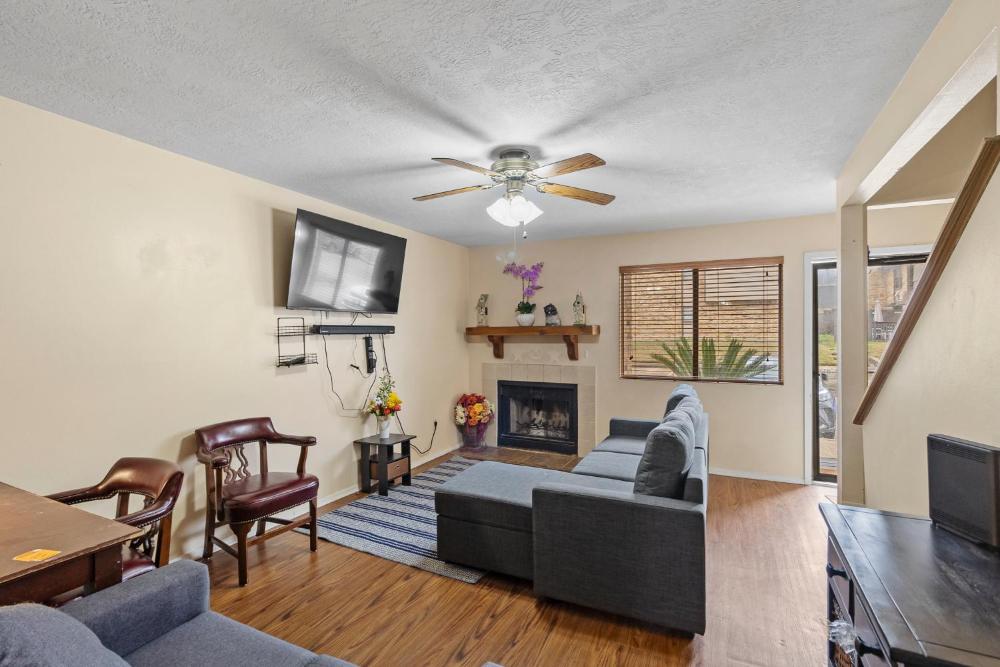 Relaxing Huntsville Getaway & Homey Charm