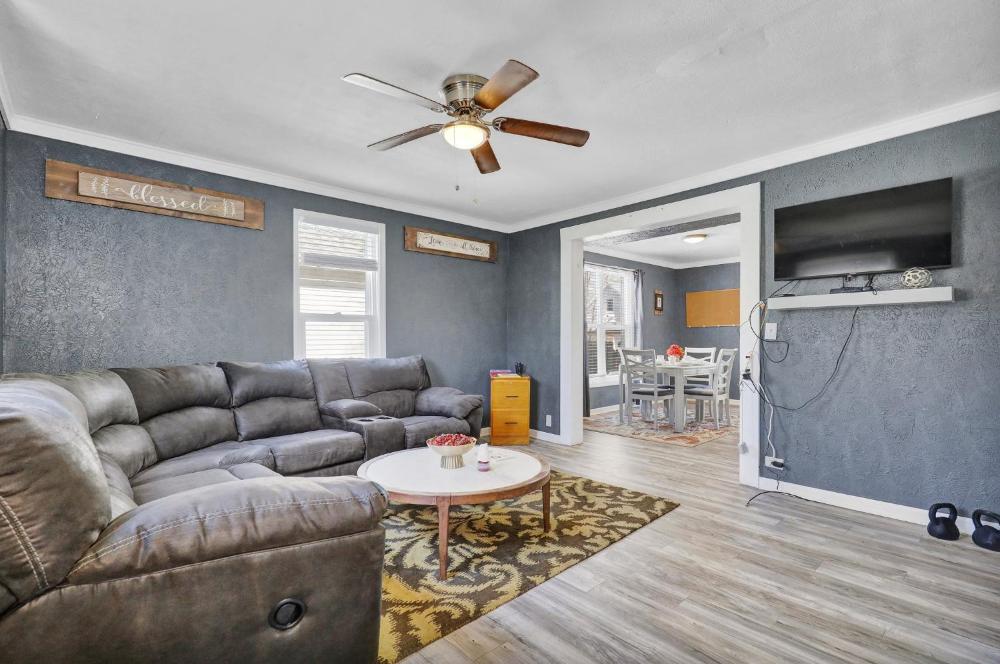 Spacious 3 Bedroom, 4Bed Cozy Home