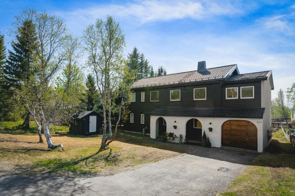 Stort hus med mye plass i sentralt i Tromsø