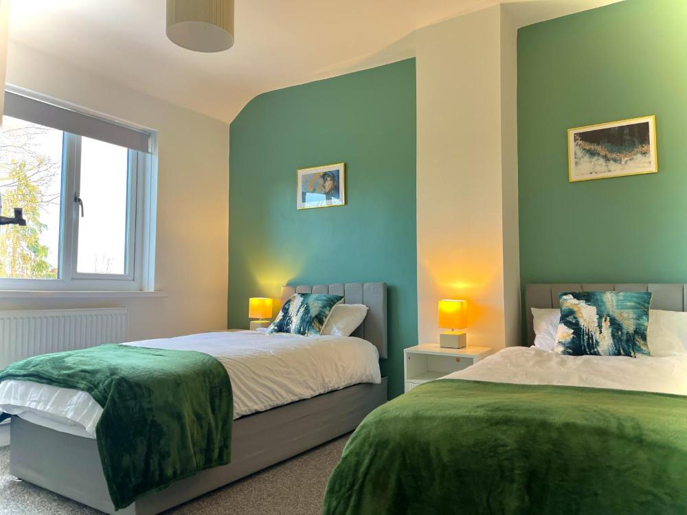 Stunning 3 Bedroom House Near Birmingham Airport and NEC