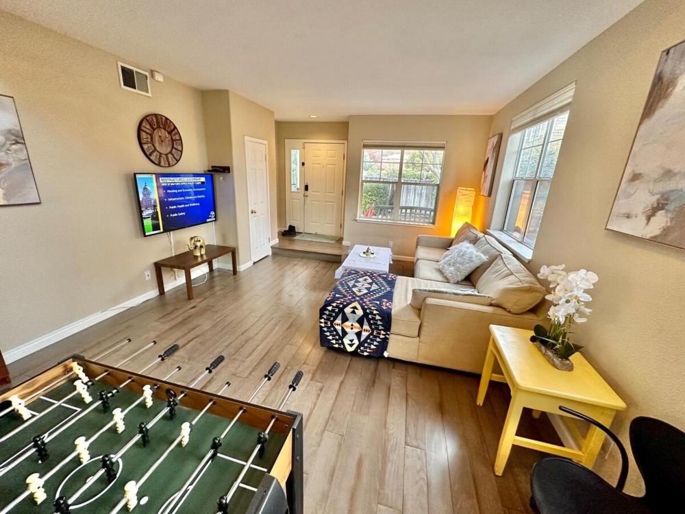 Stunning Oasis Retreat Pool Hot Tub SF Bay