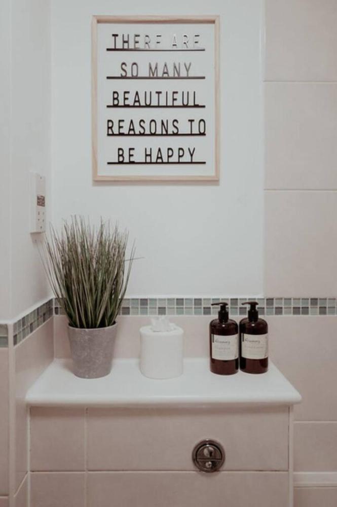 The Diickens Den - Great Value 1-Bed Apartment - Contractor - Friendly and Ideal for Long Stays