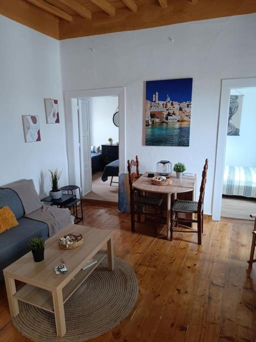 To stegadaki - Traditional Cycladic Mansion