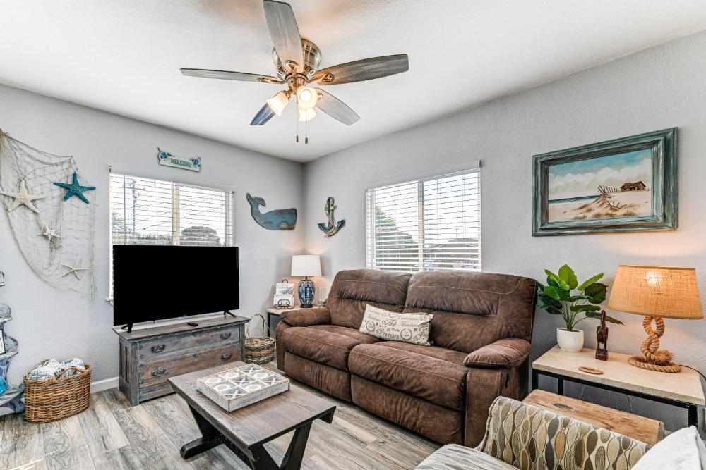 Updated Home 2 Mi to Beach in Crescent City!