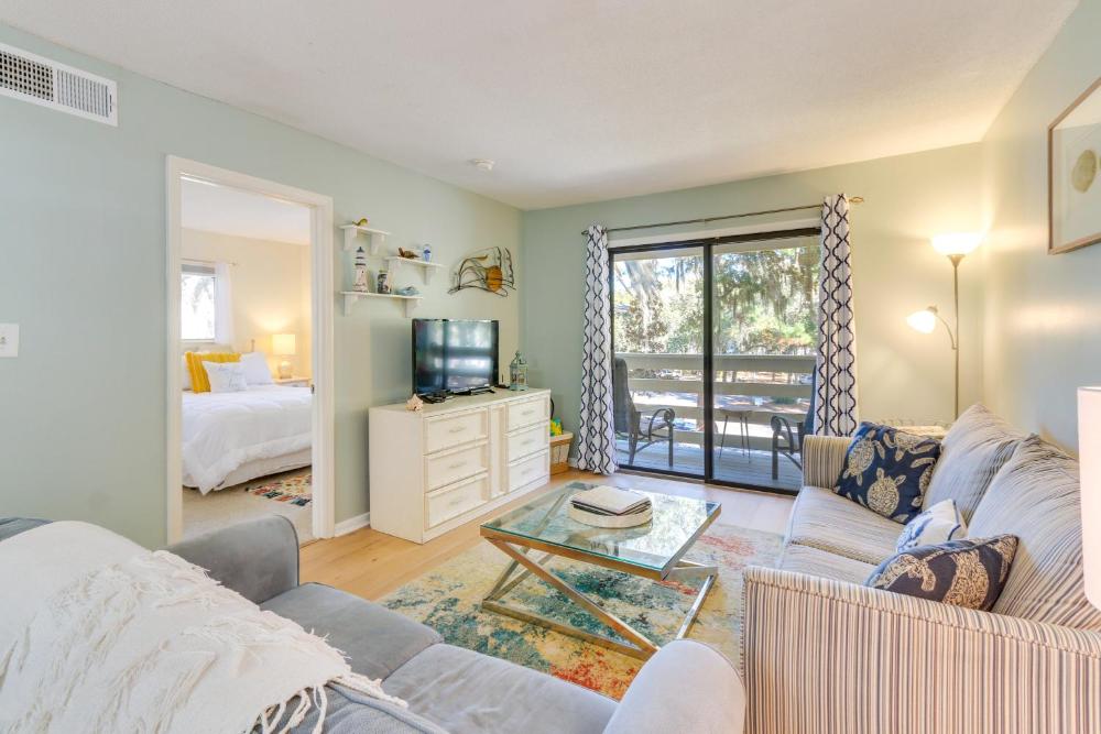 Walk to Beach Hilton Head Condo with Pool Access