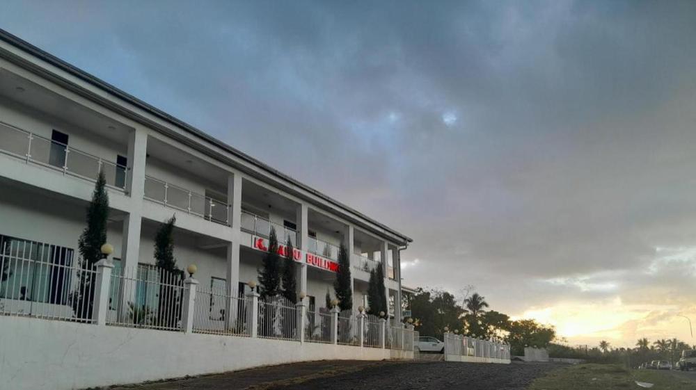 White Diamond Apartment